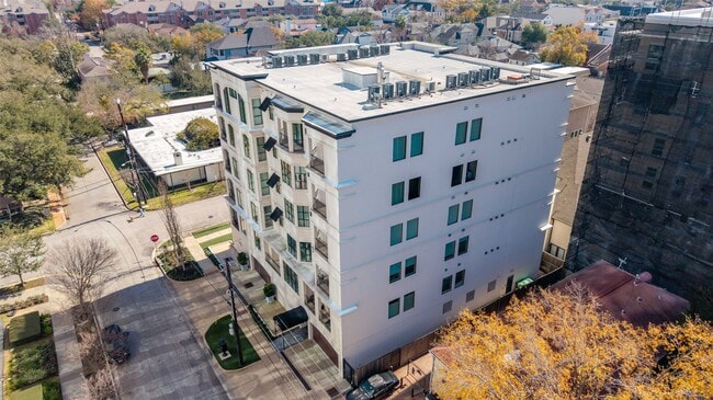 Building Photo - 2221 Welch St