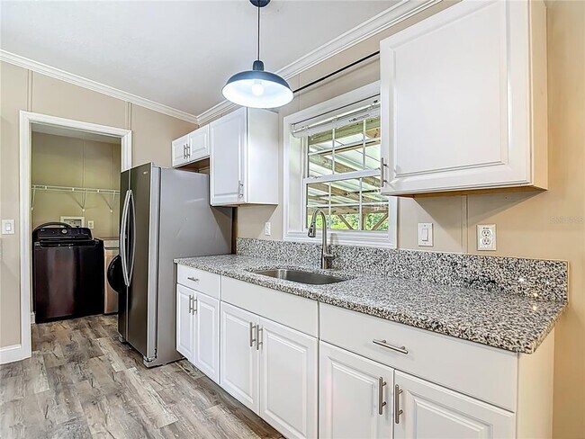 Building Photo - 7515 Rooks Dr
