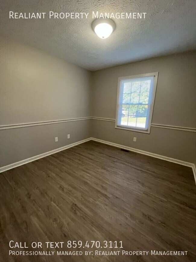 Building Photo - 617 Tocher Dr