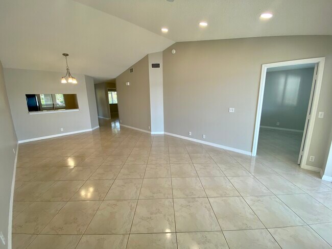 Building Photo - 7760 Emerald Cir