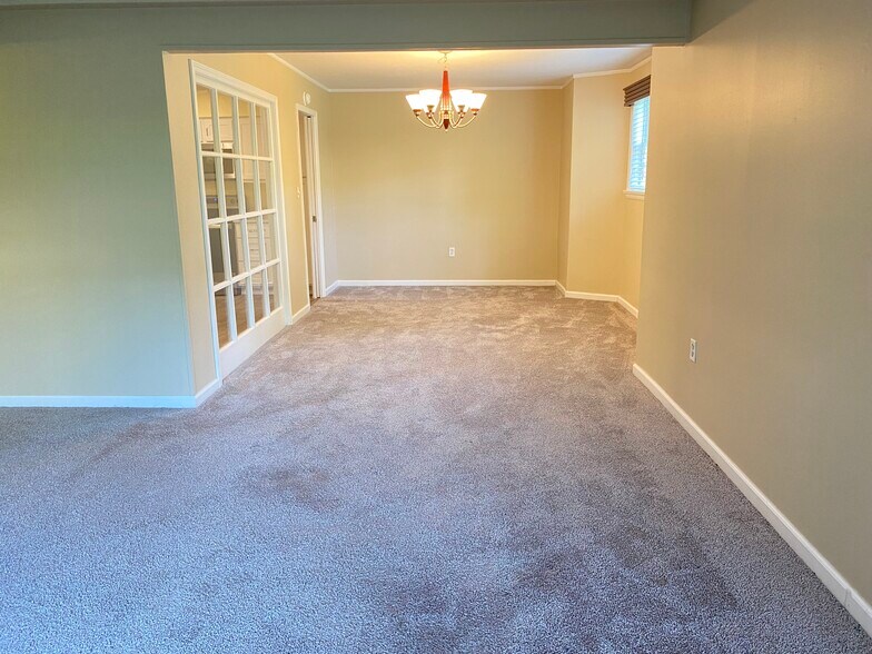 Building Photo - 5260 Crossbow Cir