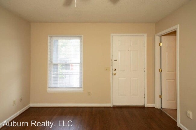 Building Photo - 2 br, 2 bath House - Campus Courtyard @ Gl...