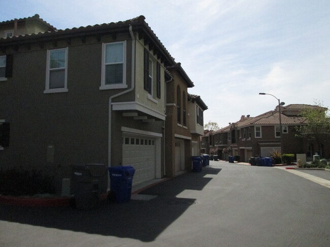 Building Photo - Beautiful Three Story Townhome In San Elijo Hills