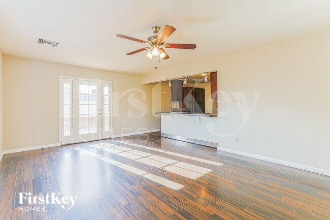 Building Photo - 2518 E Don Carlos Ave