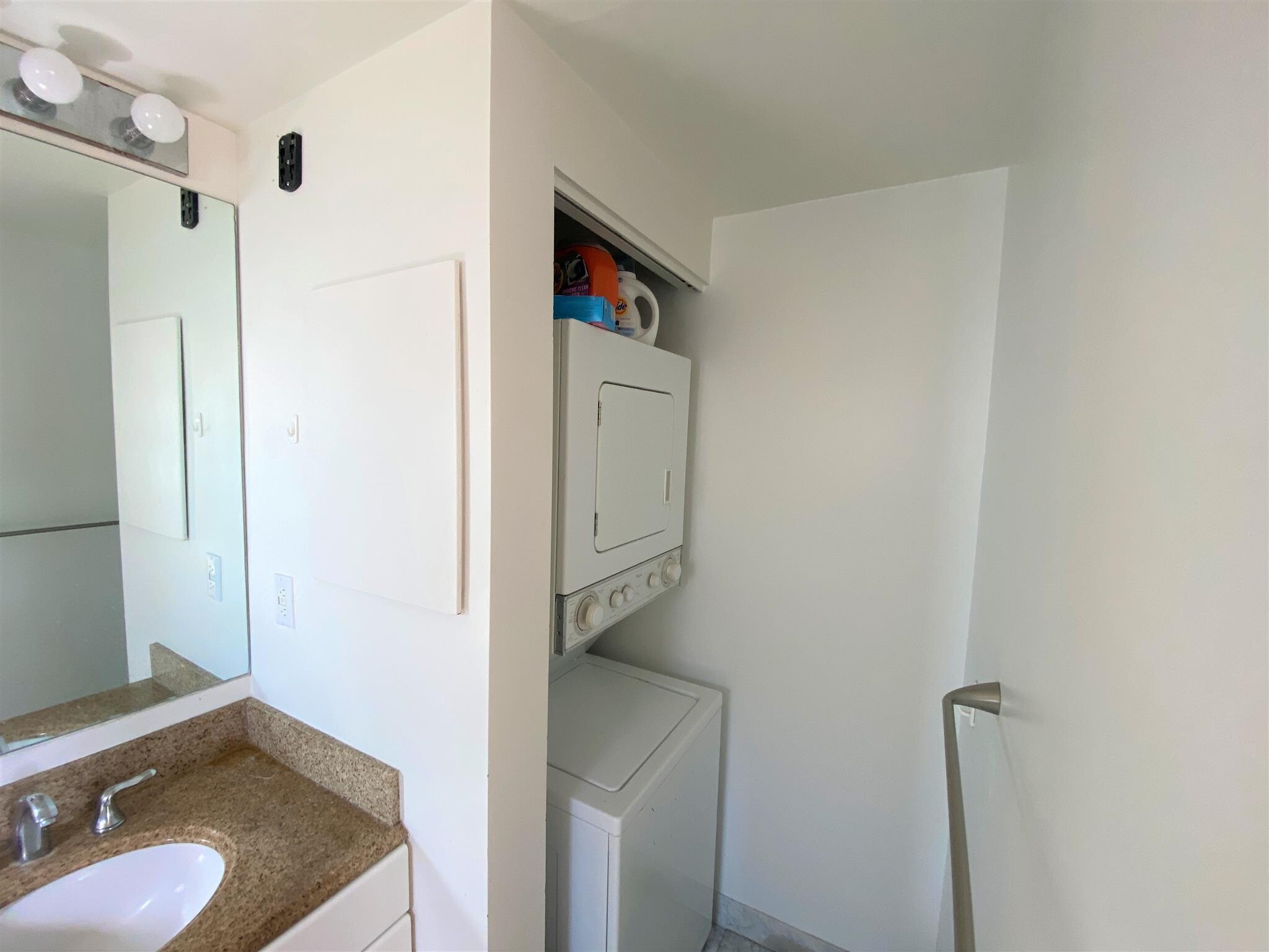 Building Photo - 931 Massachusetts Ave