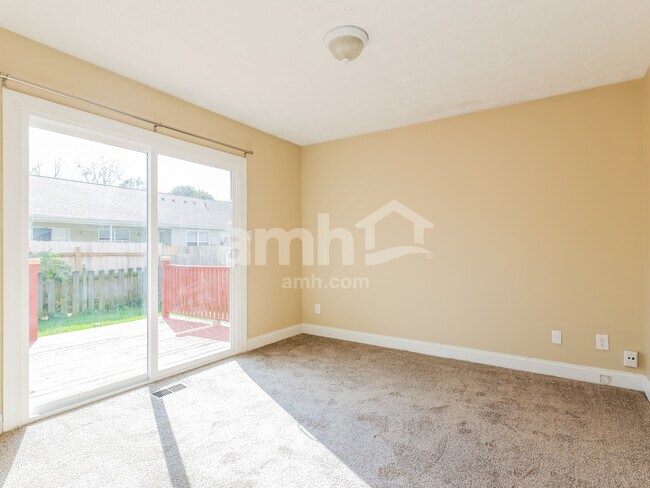 Building Photo - 6552 Greeley Ave