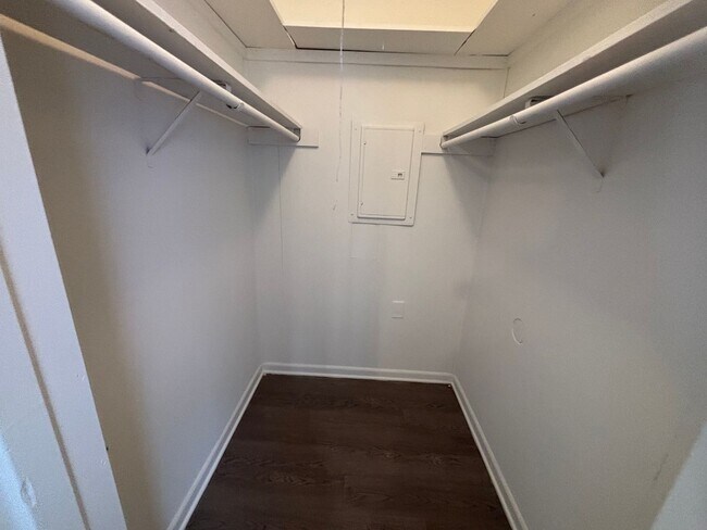 Building Photo - 837 Carrolton Rd