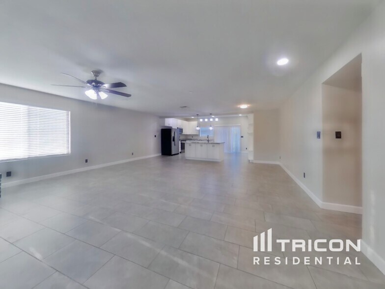 Building Photo - 4007 E Apollo Rd