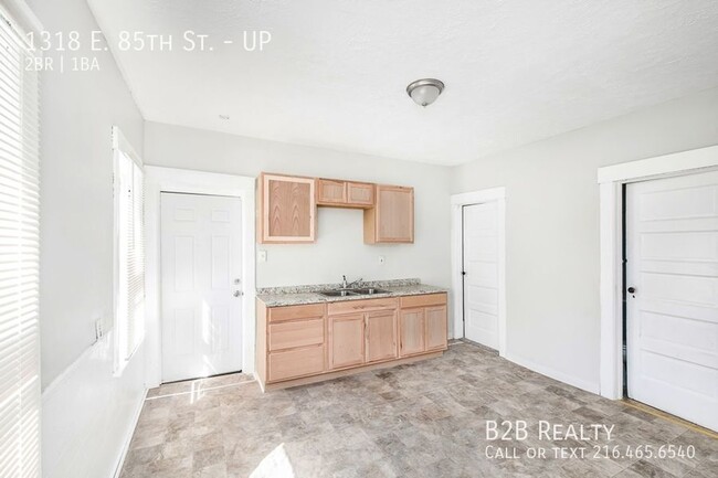 Building Photo - 1318 E 85th St