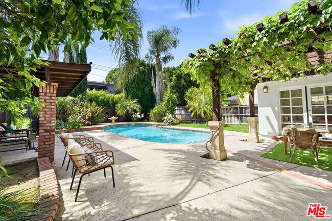 Building Photo - 4115 Laurelgrove Ave