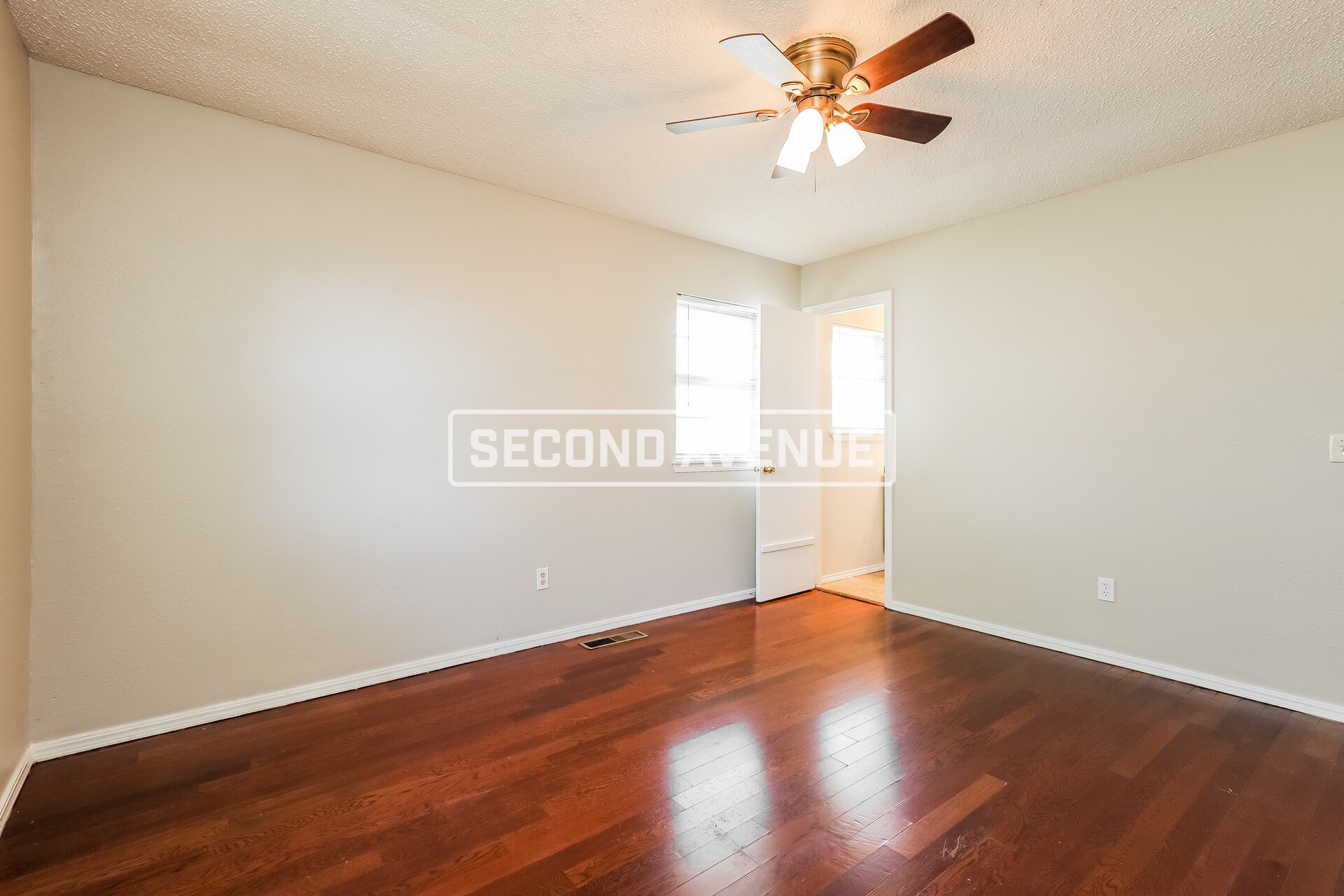Building Photo - 2412 Crystal Dr