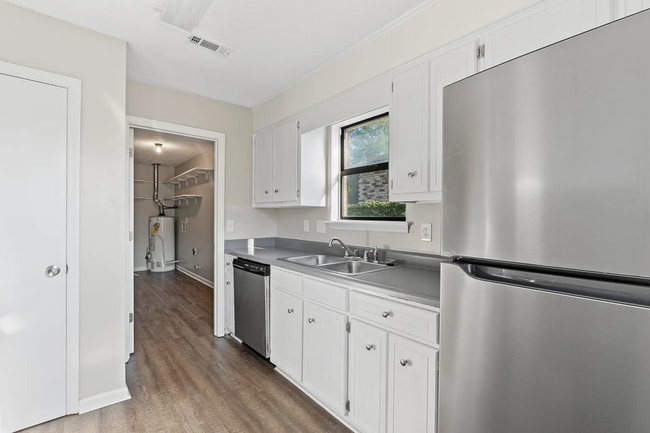 Building Photo - Nice home for rent.