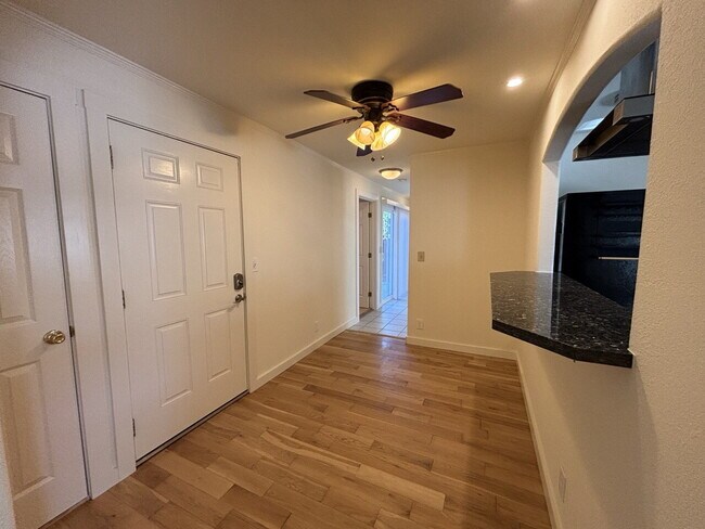 Building Photo - Recently remodeled two bedroom home near popular hiking trails and downtown Placerville.