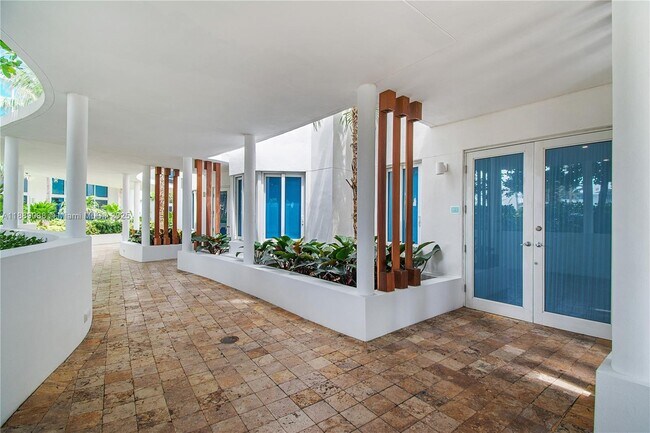 Building Photo - 50 South Pointe Dr