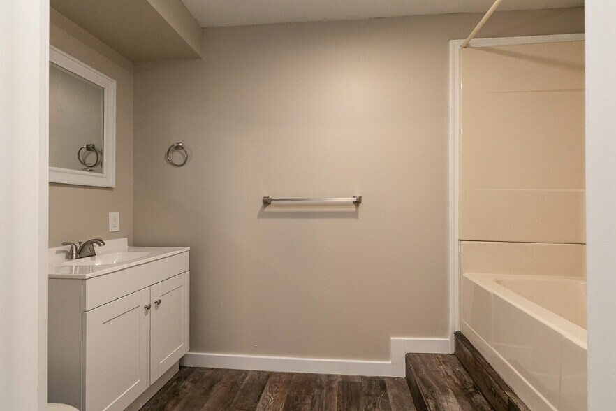 Building Photo - 137 Wallen Blf