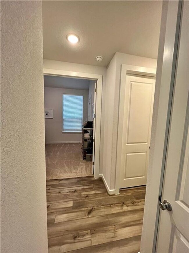 Building Photo - HONEY STOP THE CAR!!!!  Siena Subdivision/ 4 bedroom/Single Story/Round Rock / Hutto ISD