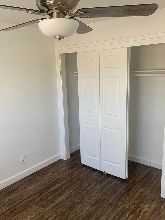 Building Photo - Nicely updated 3/2 SFH in Glendale w no HOA