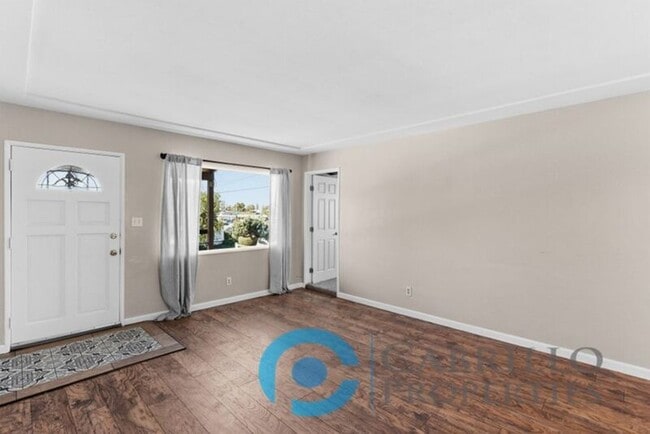 Building Photo - 5077 Art St