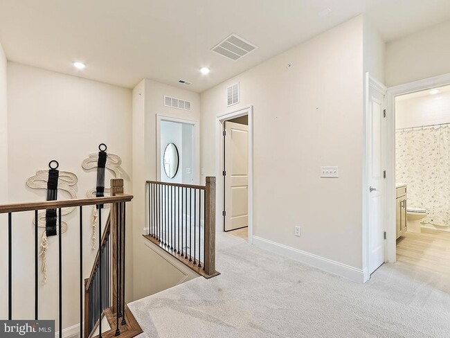 Building Photo - 715 Parker Blvd