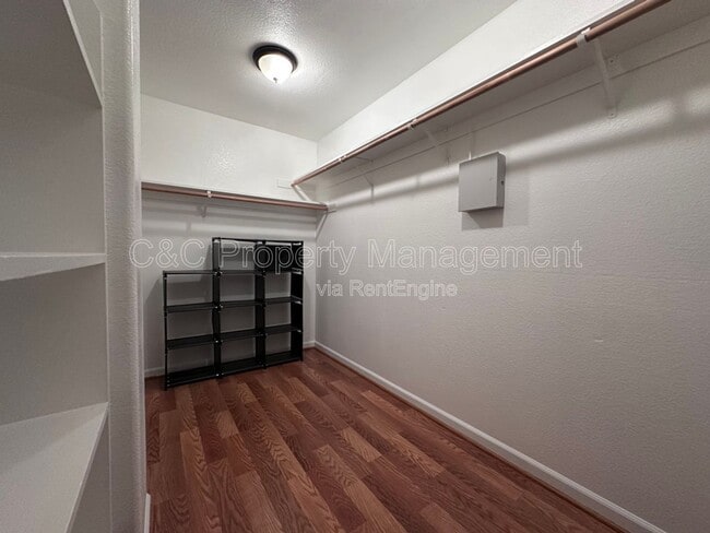 Building Photo - 200 Eastbrook Way