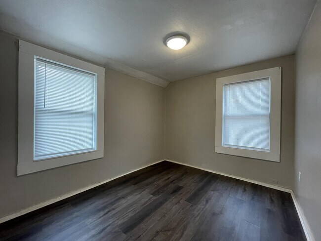 Building Photo - 731 S Miller Ct