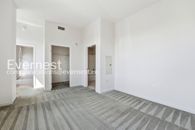 Building Photo - 1-Bed/1-Bath Condo with Pool, Spa, and Fitness Center!/Available Now!