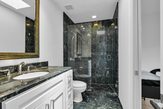 Building Photo - 753 Villa Portofino Cir