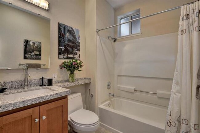 Building Photo - 2-Bedroom Condo in Prime Sunnyvale Locatio...