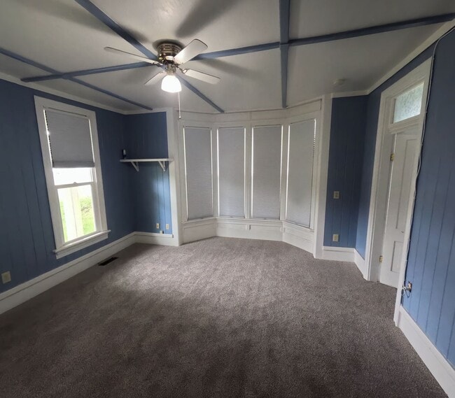 Building Photo - 4 bedroom, 2 bath house located in Downtown Stayton, OR