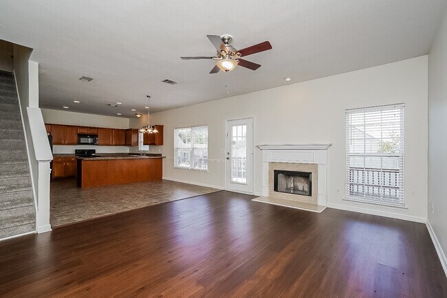 Building Photo - 5051 Preserve Blvd