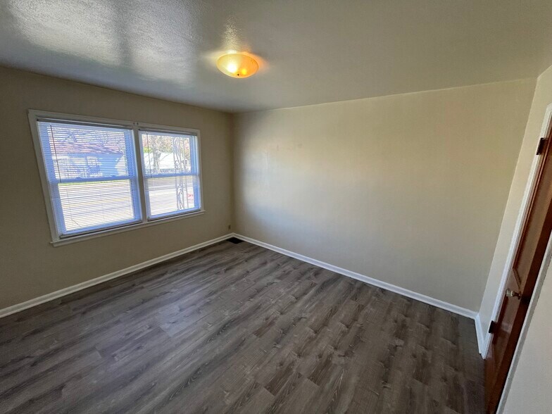 Building Photo - 2904 Lincoln St