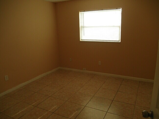 Building Photo - 3958 Pesiri Ln