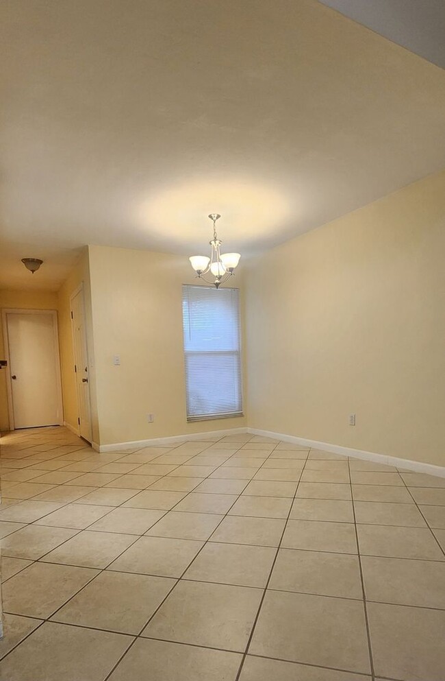 Building Photo - 2/2 in Timberway II!