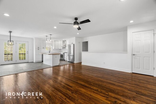 Building Photo - 8 Rose Briar Cir