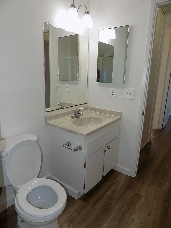 Building Photo - Spacious 2BD/1BA Apartment in Azalea Park ...