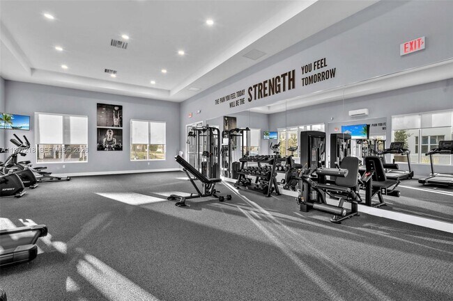 Building Photo - 142 SW 170th Ave