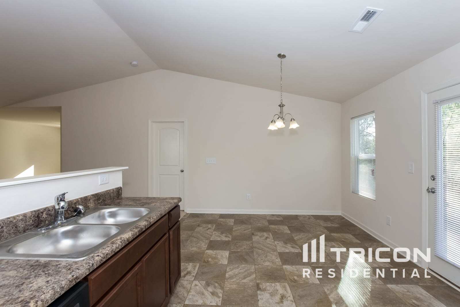 Building Photo - 322 Olde North Church Dr
