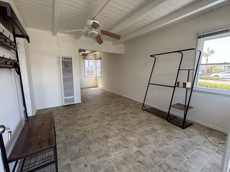 Building Photo - 2439 Pierpont Blvd