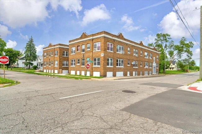 Building Photo - 2500 Hurlbut St
