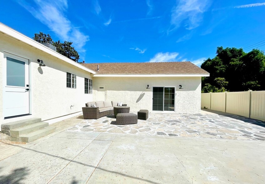 Enclosed Backyard - 4702 Kraft Ave