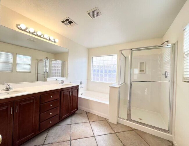 Building Photo - 10555 Winter Grass Dr