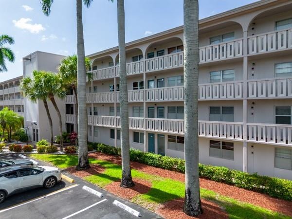 Building Photo - 2004 Granada Dr