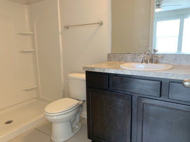 Building Photo - Moultrie Village Townhome with two ensuite...