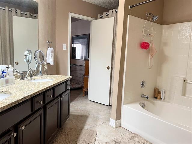 Building Photo - 1964 Hobart Ln