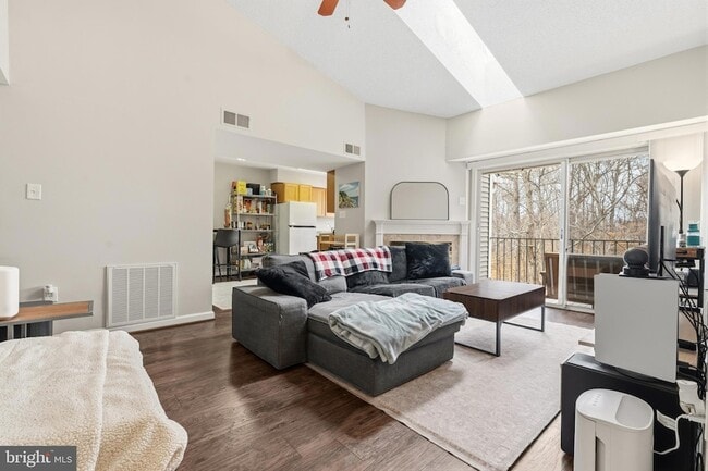 Building Photo - 12219 Stevenson Ct