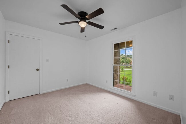 Building Photo - Private Dock Waterfront! Beautiful 3BR/2BA Gem in Fairfield Harbour!