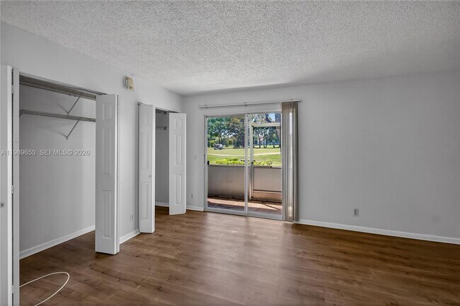 Building Photo - 400 SW 134th Way