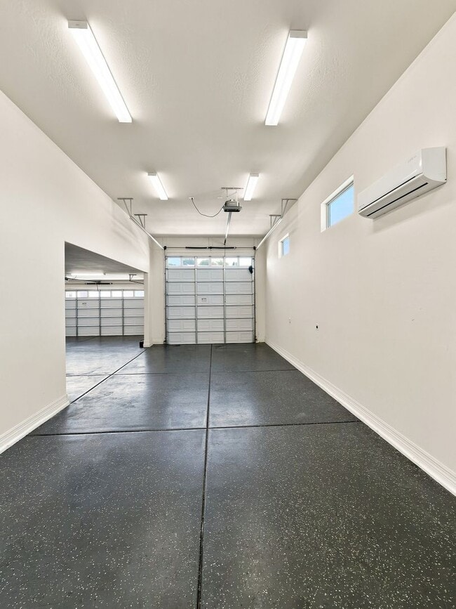 Building Photo - Luxury SMART HOME For Rent!