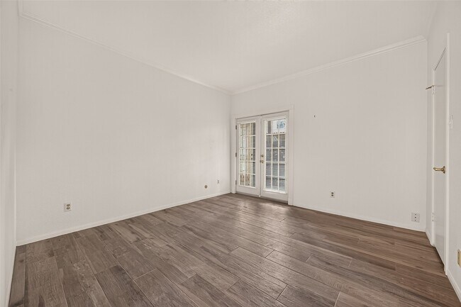Building Photo - 1201 Bering Dr