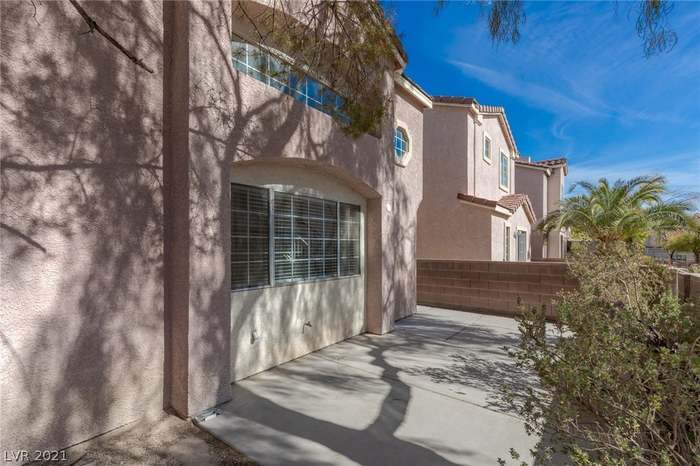 Building Photo - 6027 Chisolm Trl